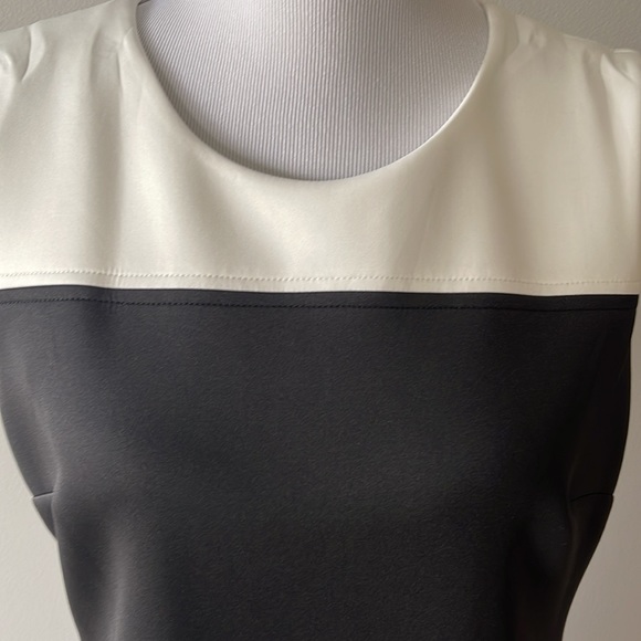 Tommy Hilfiger Scuba Sheath Size 12 - Picture 3 of 7